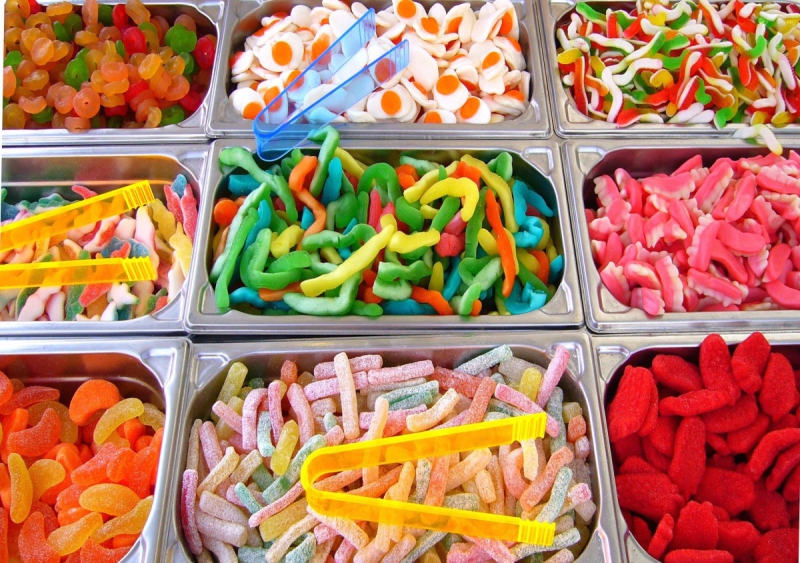 boutique-CANNES-min_pick_and_mix_children's_sweets_candy_colorful_treat_confectionery-1020869